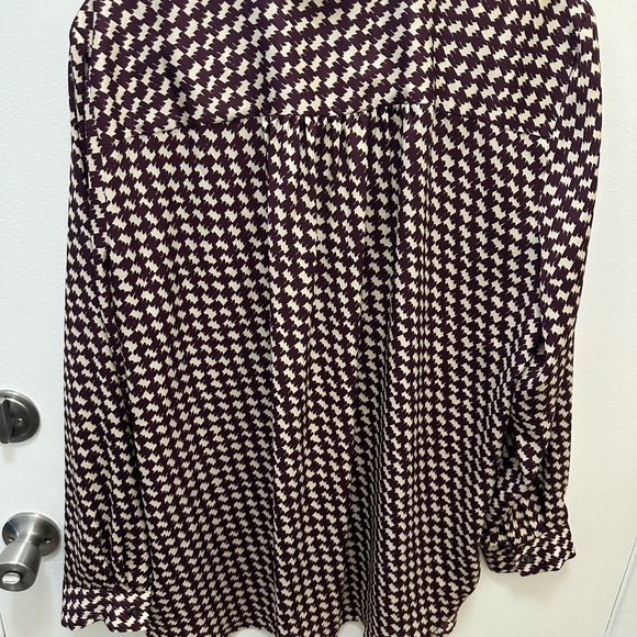 Express Houndstooth Blouse - Burgundy and Cream - Picture 5 of 7